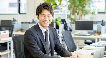 自治体・金融の男性